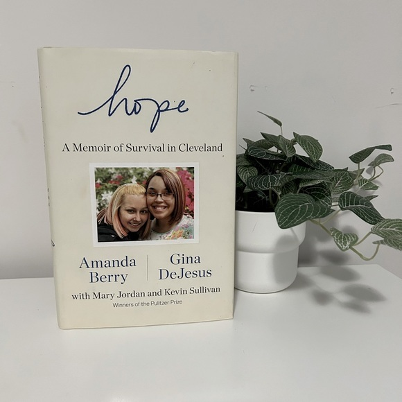 ✨3 for $25✨ HOPE: A‎ MEMOIR OF SURVIVAL IN CLEVELAND by the survivors - Picture 1 of 3